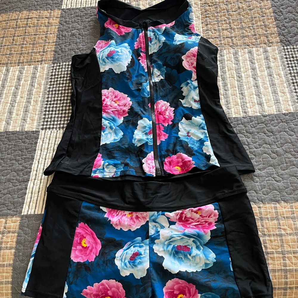 Women's Swim Pair (Tankini and Board Shorts) - L